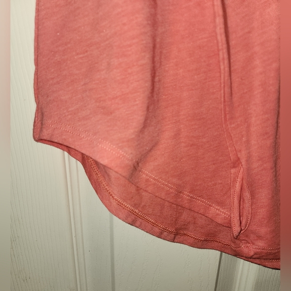 NWT Under Armour loose fit - Picture 4 of 5
